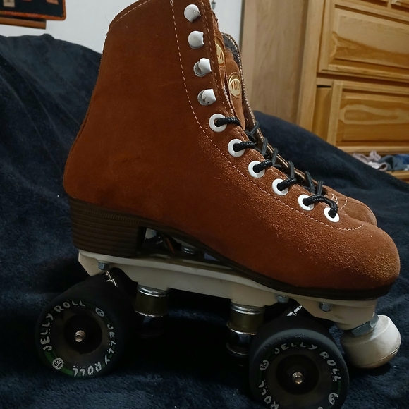 Women's Brown Suede Roller Skates - Picture 3 of 6